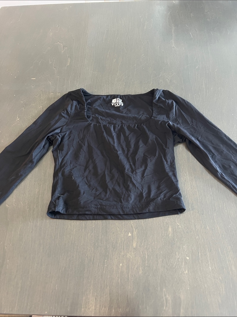 SHEIN Black Long-Sleeve Square Neck Crop Top